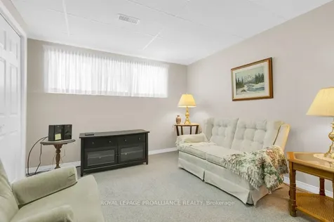 72 Gilbert Street Belleville ON K8P 3H2