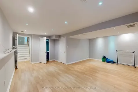 232 Stonehenge Drive Hamilton ON L9K 1R5
