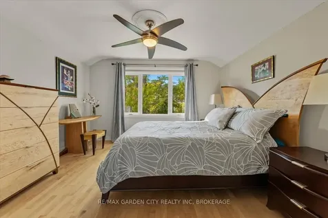 112 Riverdale Drive St. Catharines ON L2R 4B9
