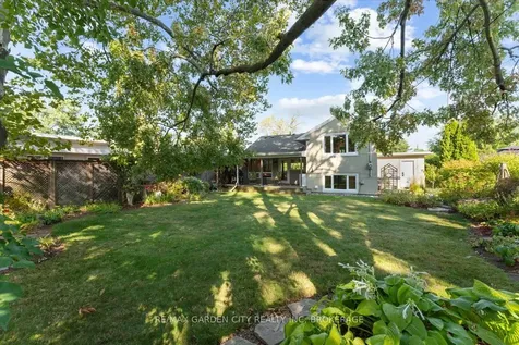 112 Riverdale Drive St. Catharines ON L2R 4B9