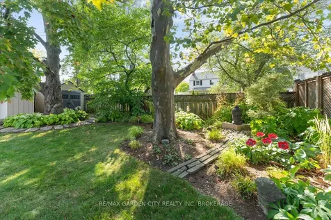 112 Riverdale Drive St. Catharines ON L2R 4B9