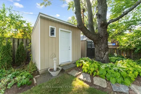 112 Riverdale Drive St. Catharines ON L2R 4B9