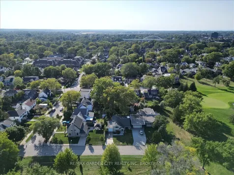 112 Riverdale Drive St. Catharines ON L2R 4B9