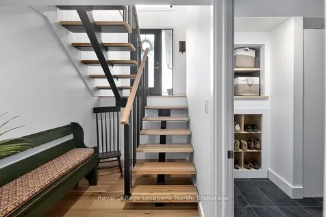 9 Shirley Court Blue Mountains ON N0H 2P0