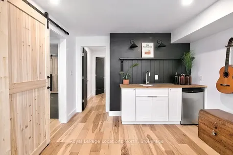 9 Shirley Court Blue Mountains ON N0H 2P0