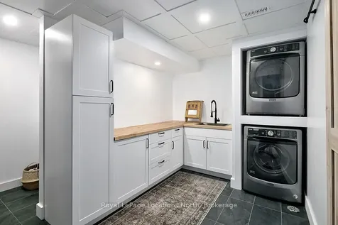 9 Shirley Court Blue Mountains ON N0H 2P0