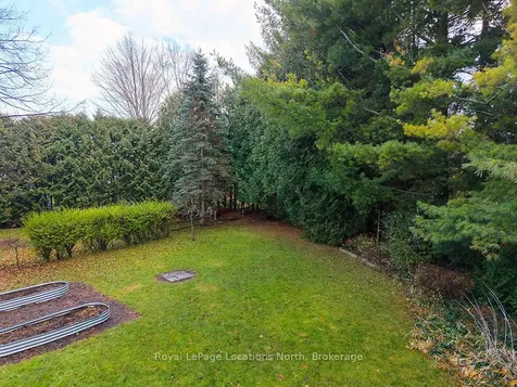 9 Shirley Court Blue Mountains ON N0H 2P0