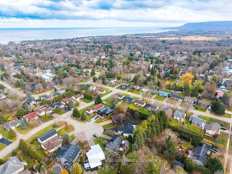 9 Shirley Court Blue Mountains ON N0H 2P0