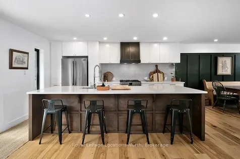 9 Shirley Court Blue Mountains ON N0H 2P0