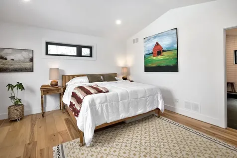 9 Shirley Court Blue Mountains ON N0H 2P0