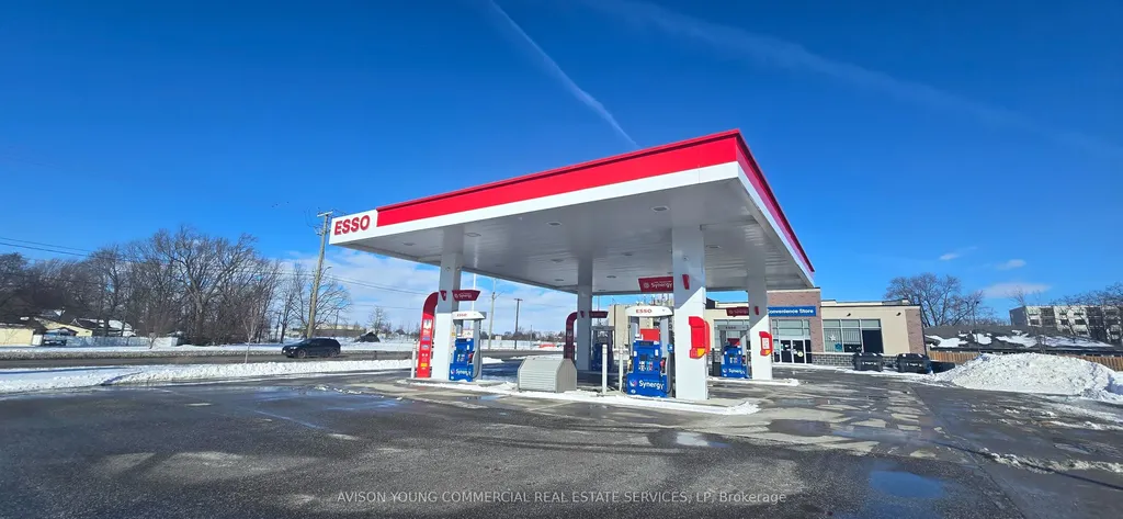 324 Grand Avenue E Chatham-kent ON N7L 5L2