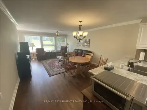 36 Mckenna Court Hamilton ON L9B 1T8