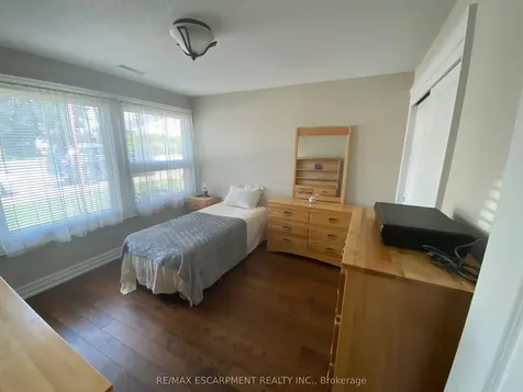 36 Mckenna Court Hamilton ON L9B 1T8