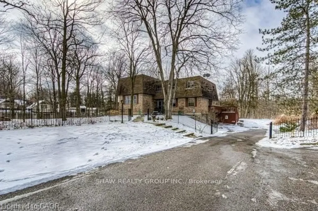 7 Squire Court Waterloo ON N2J 4G8