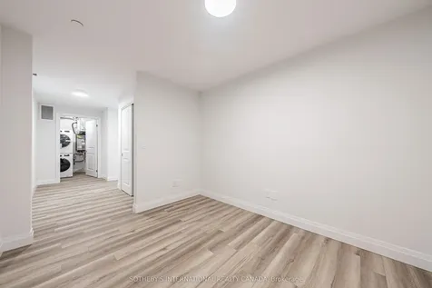 153 Wilson Avenue Hamilton ON L9G 1N4