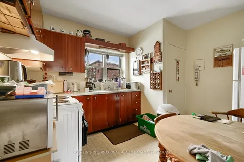 25 Murray Street Brockville ON K6V 2W5