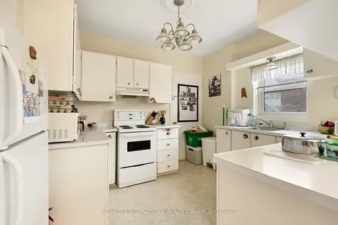 25 Murray Street Brockville ON K6V 2W5