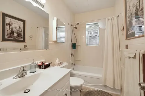 25 Murray Street Brockville ON K6V 2W5