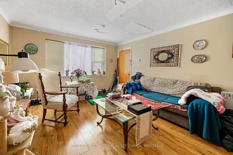 25 Murray Street Brockville ON K6V 2W5