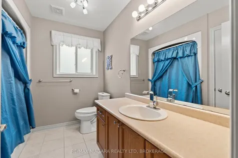 129 Wellbrook Avenue Welland ON L3C 7M8
