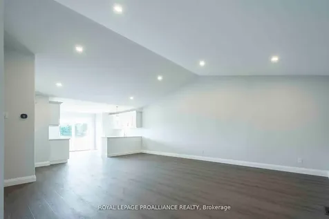 16 Clayton John Avenue Brighton ON K0K 1H0