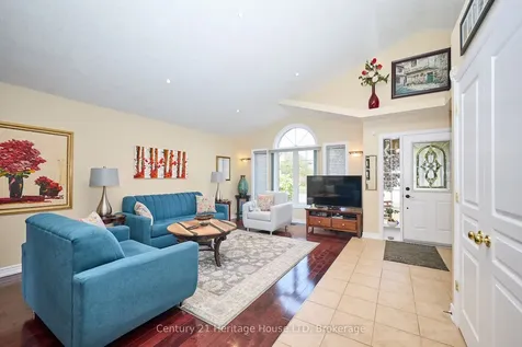 222 Dorchester Drive Grimsby ON L3M 5K8