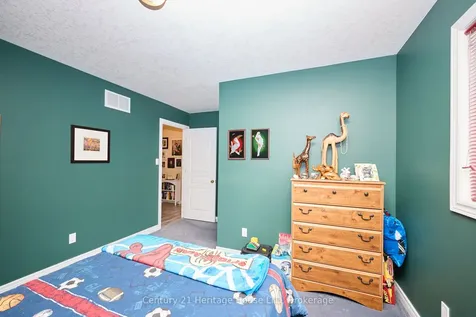 222 Dorchester Drive Grimsby ON L3M 5K8