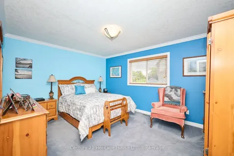 222 Dorchester Drive Grimsby ON L3M 5K8