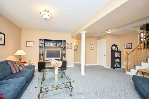 222 Dorchester Drive Grimsby ON L3M 5K8