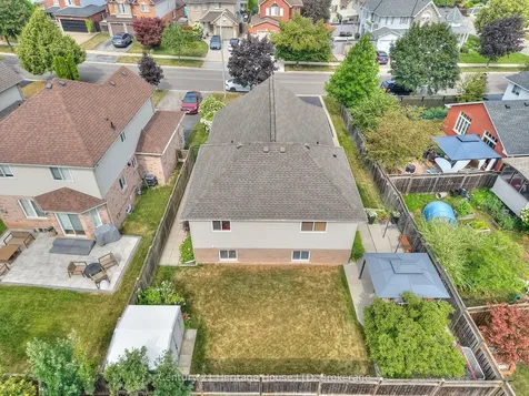 222 Dorchester Drive Grimsby ON L3M 5K8