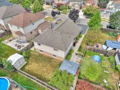 222 Dorchester Drive Grimsby ON L3M 5K8