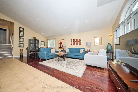 222 Dorchester Drive Grimsby ON L3M 5K8