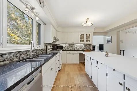 24 River Road Brantford ON N3R 0C1