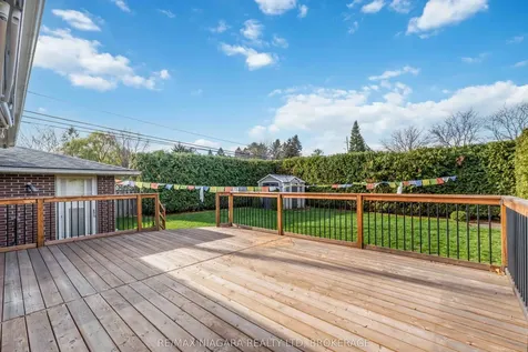 2921 Gail Avenue Niagara Falls ON L2J 2E1