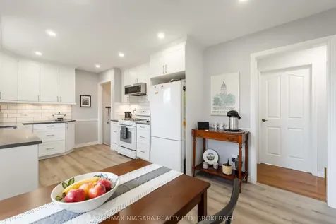 2921 Gail Avenue Niagara Falls ON L2J 2E1