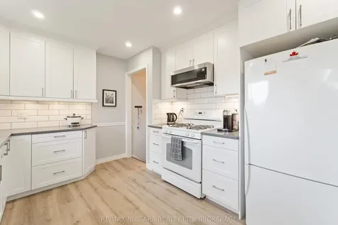 2921 Gail Avenue Niagara Falls ON L2J 2E1