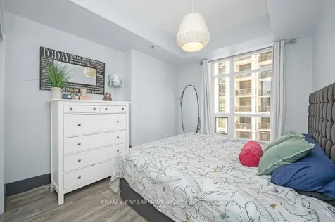 90 Charlton Avenue W Hamilton ON L8P 0B4