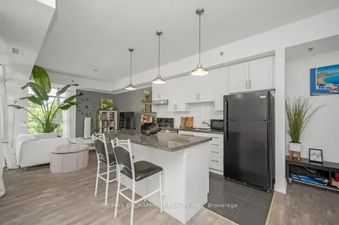 90 Charlton Avenue W Hamilton ON L8P 0B4