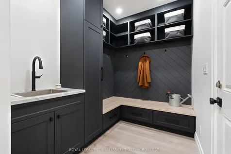832 Windermere Drive Kingston ON K7P 0N5