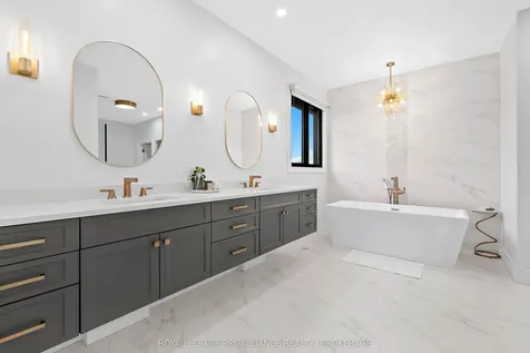 832 Windermere Drive Kingston ON K7P 0N5
