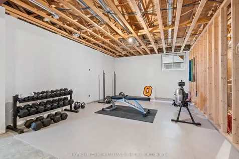 832 Windermere Drive Kingston ON K7P 0N5