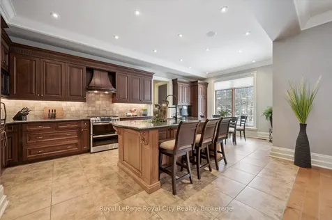 63 Metcalfe Street Guelph ON N1E 4X7