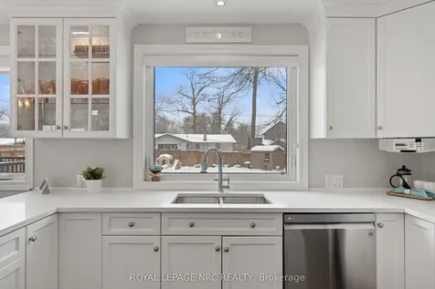 22 Briarfield Crescent St. Catharines ON L2T 3T5