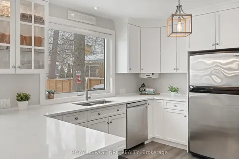 22 Briarfield Crescent St. Catharines ON L2T 3T5