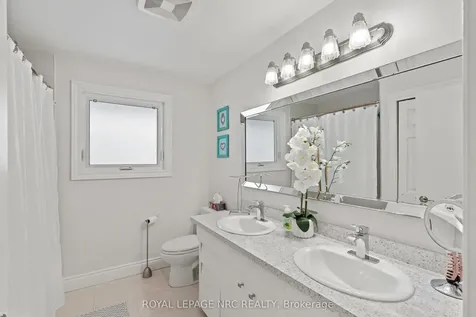 22 Briarfield Crescent St. Catharines ON L2T 3T5