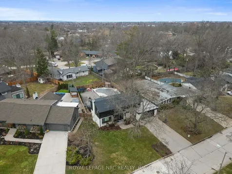 22 Briarfield Crescent St. Catharines ON L2T 3T5