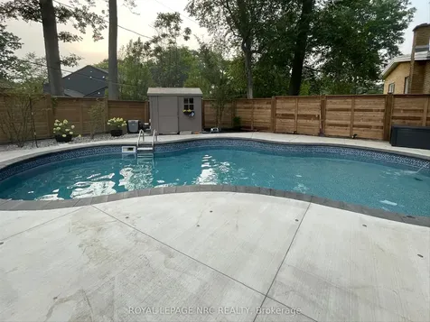 22 Briarfield Crescent St. Catharines ON L2T 3T5