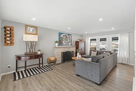 22 Briarfield Crescent St. Catharines ON L2T 3T5