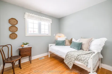 33 Harvest Crescent Belleville ON K8P 4M2