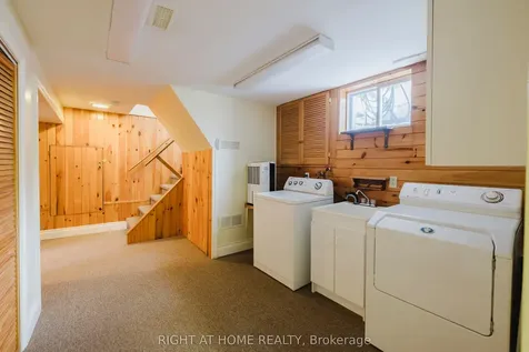 33 Harvest Crescent Belleville ON K8P 4M2